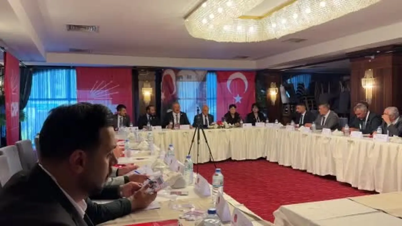 CHP Genel Başkan Yardımcısı Kaya Ağrı’da temaslarda bulundu