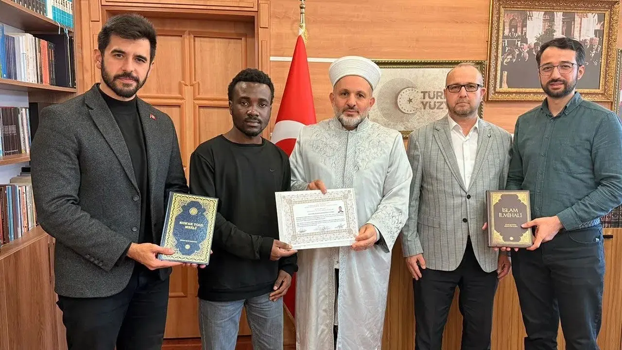Bolu’da Kongolu üniversite öğrencisi Müslüman oldu, Osman ismini aldı