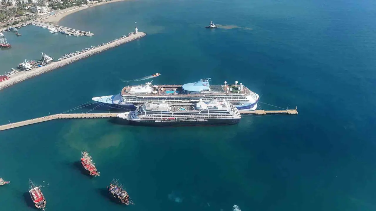 Alanya’ya İngiliz ve ABD’li turist akını