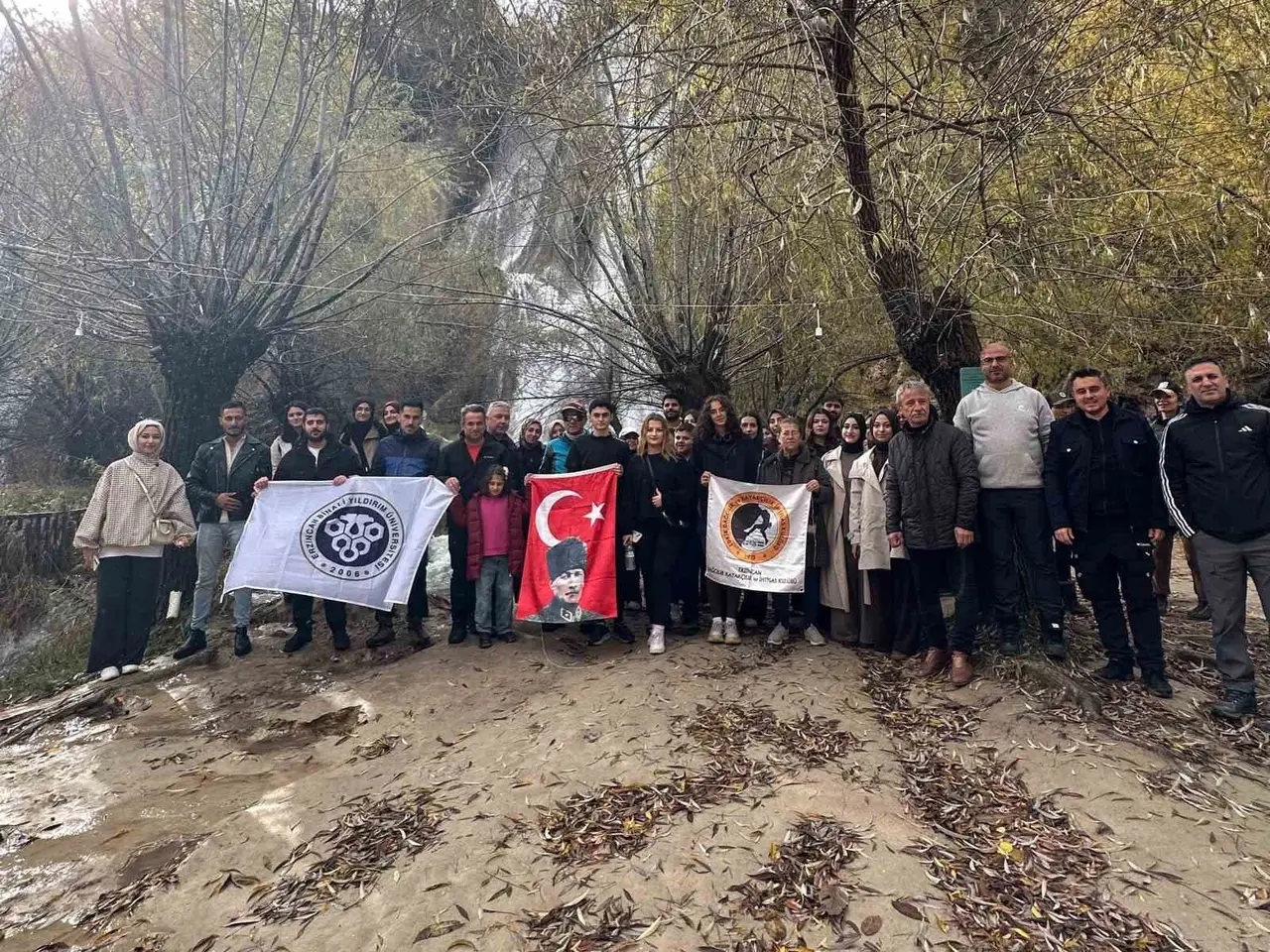 Erzincan’da Cumhuriyet’in 103. yılı doğa yürüyüşüyle kutlandı