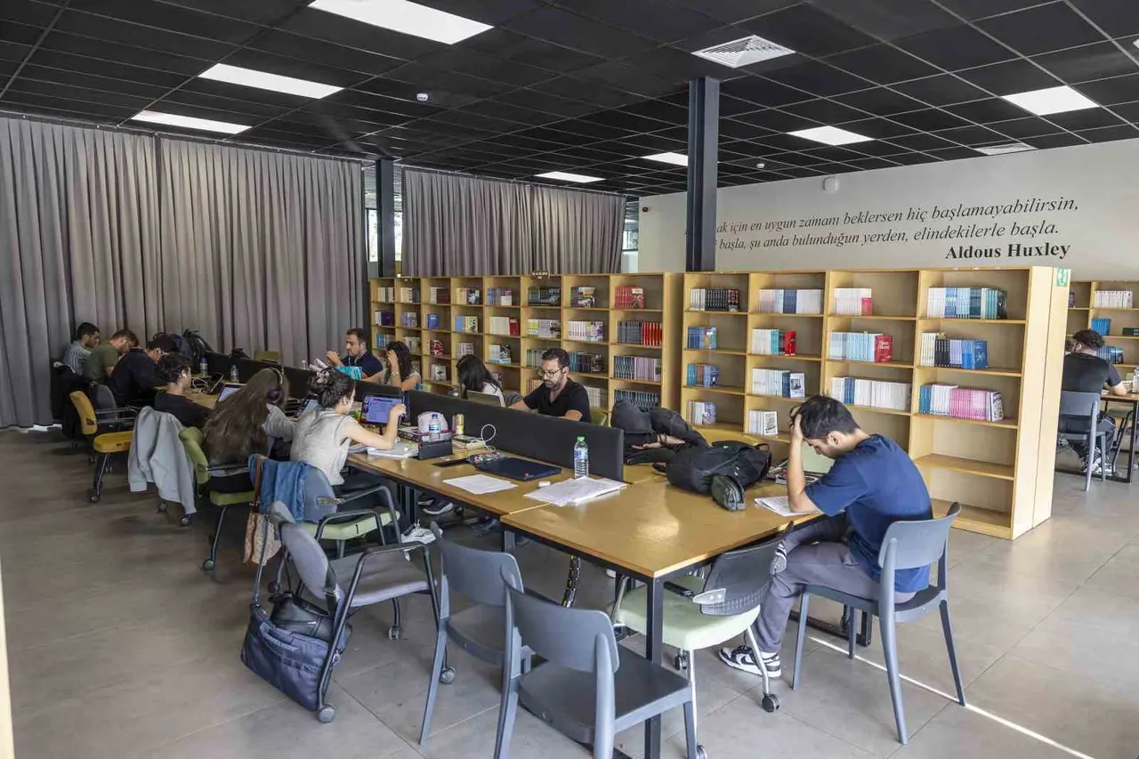 Mersin’de 17 okuma salonu öğrencilere hizmet veriyor
