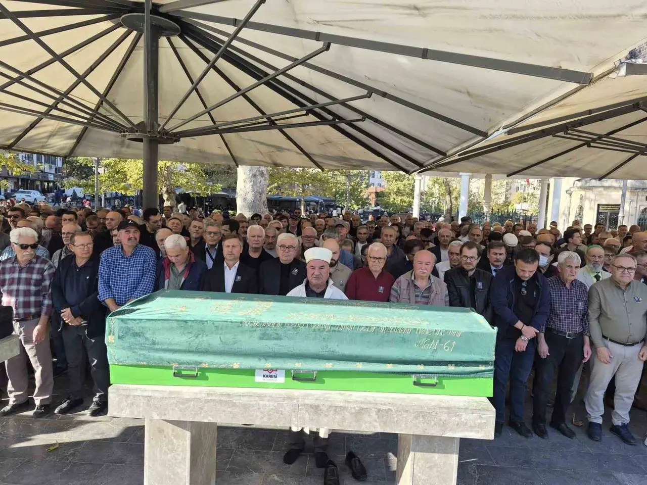 Öğretmen, şair-yazar Mustafa Keser toprağa verildi