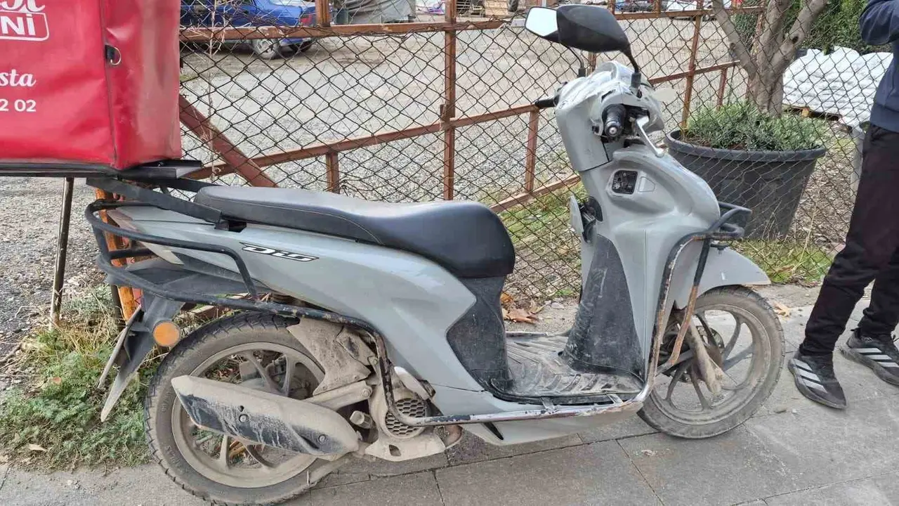 Devrilen motosikletin sürücüsü yaralandı