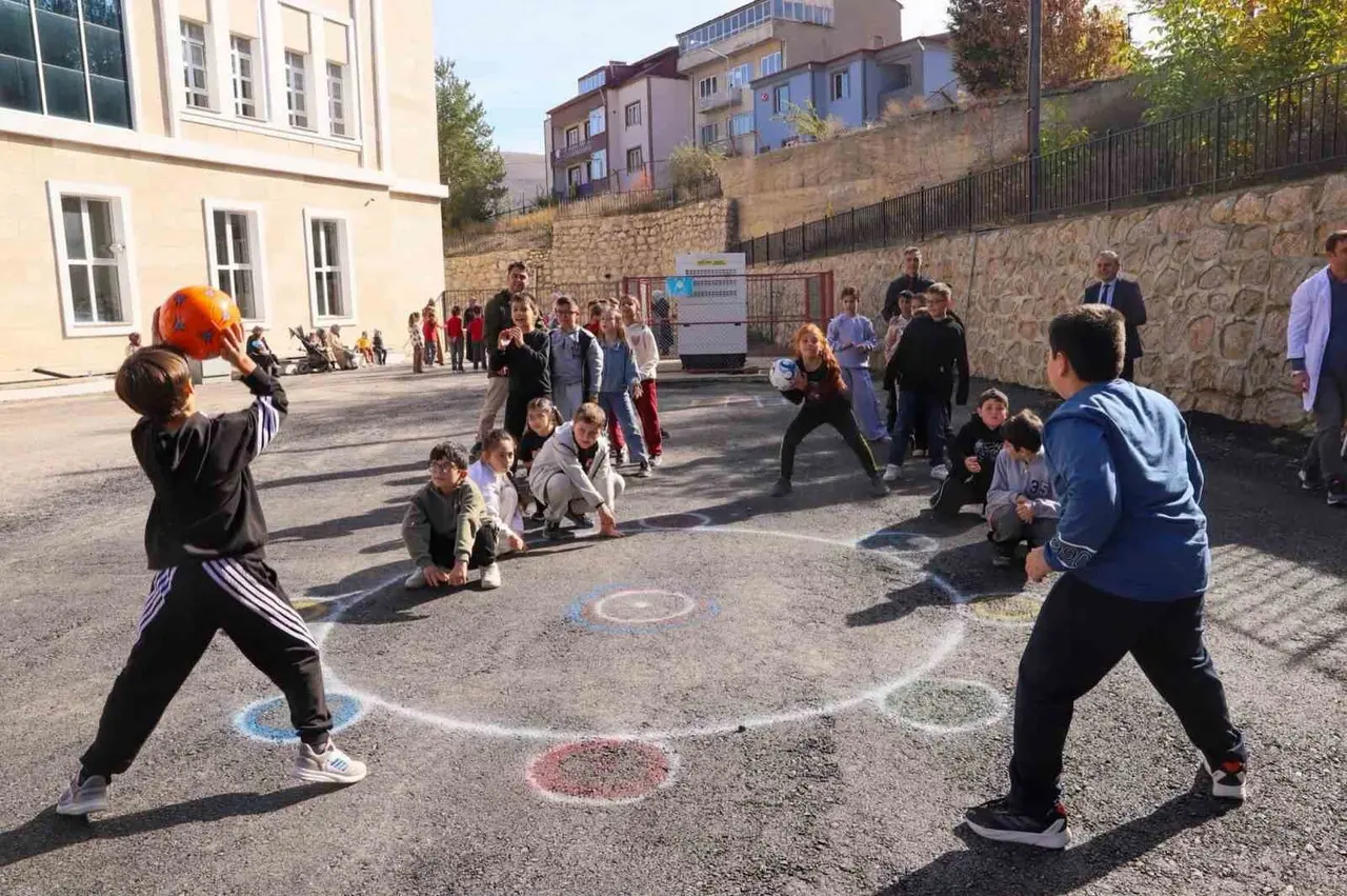 Bayburt’ta iki okulda oyun etkinlikleri yapıldı
