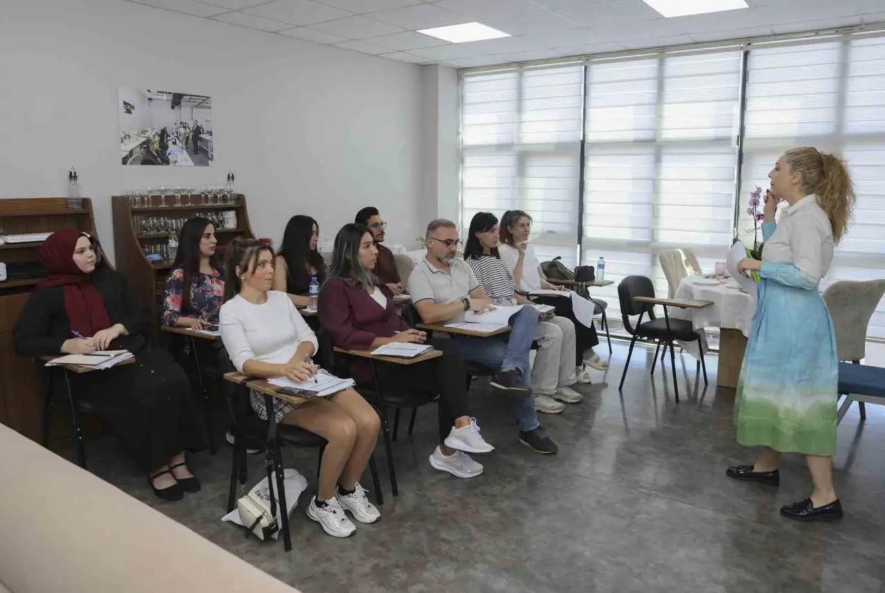 Mersin’de MERCEK kurslarıyla turizm sektörüne nitelikli personel yetiştiriliyor