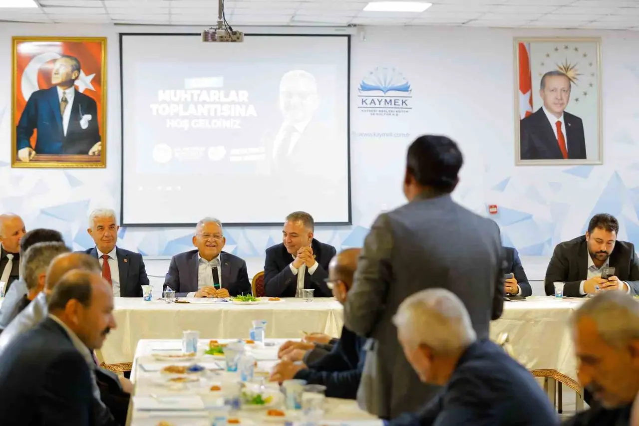 Başkan Büyükkılıç, Sarız ve Pınarbaşı’nda muhtarlarla buluştu