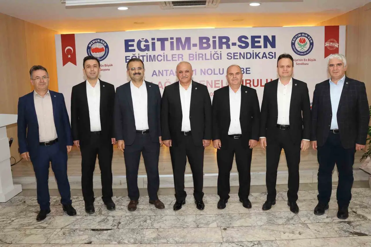 Eğitim-Bir-Sen Antalya’da Eyüp Bülent Miran güven tazeledi