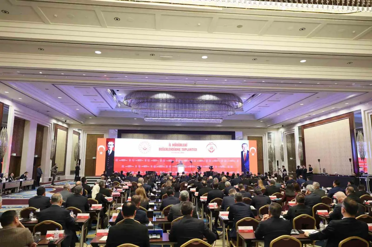 Bakan Göktaş’tan il müdürlerine sahada aktif yönetim ve habersiz denetim talimatı