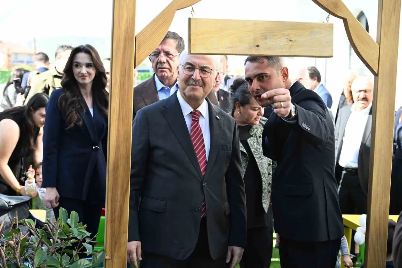 Çivril’de 132 öğrenci kapasiteli Deniz Yıldızı Gündüz Bakımevi açıldı