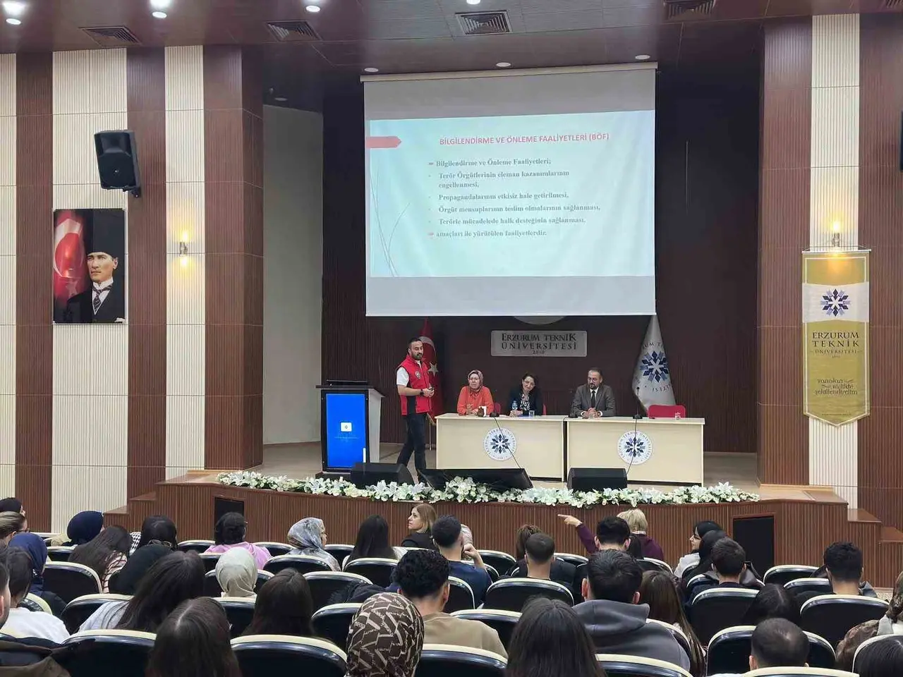 Erzurum’da gençlere ve velilere "Güvenli Gelecek" bilgilendirmesi