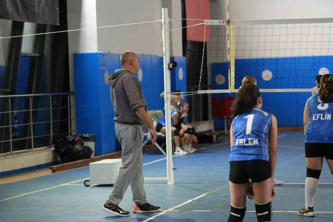 Muğla’da Cumhuriyet coşkusu voleybol sahasına taşındı