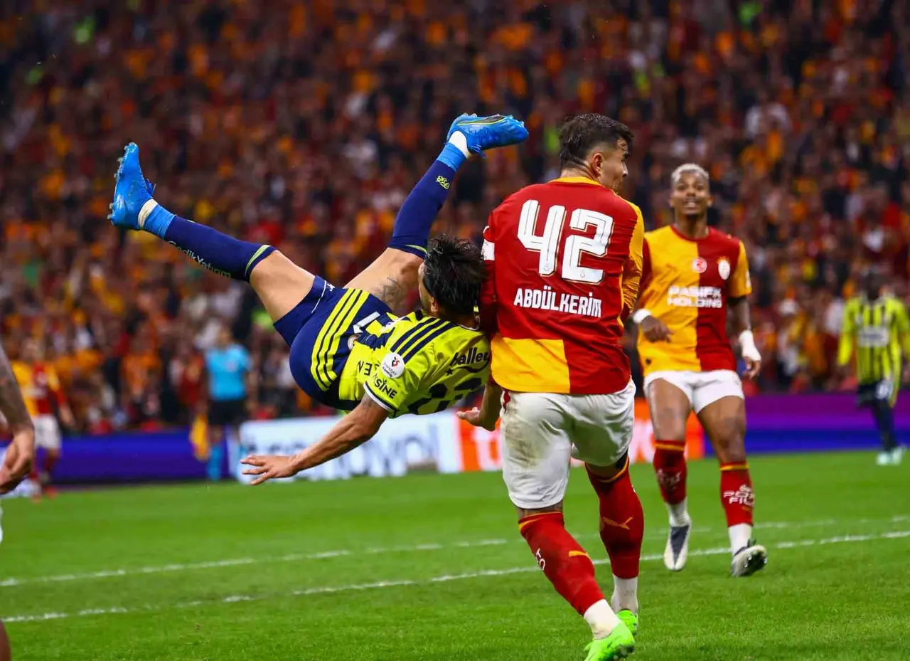 İrfan Can Kahveci, Galatasaray derbisinde ilk kez gol attı