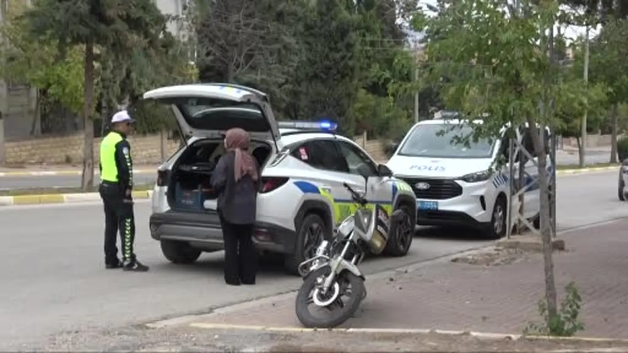 Kilis’te otomobil ile motosiklet çarpıştı, 2 yaralı