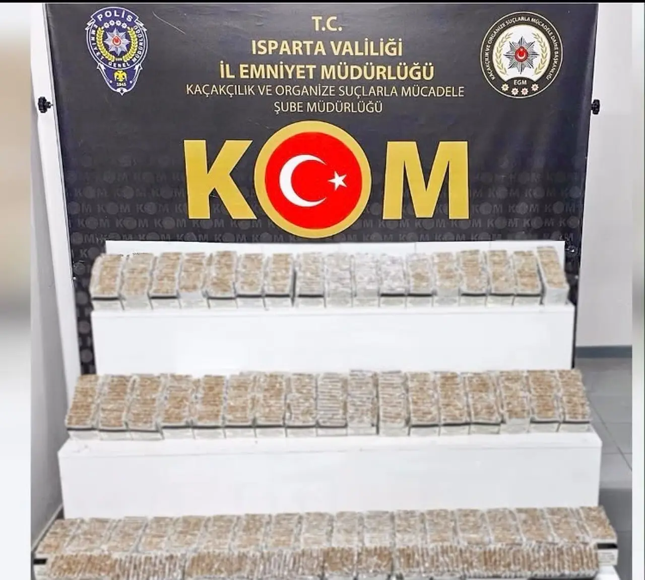 Isparta’da kaçak ürün ve silahlara el konuldu