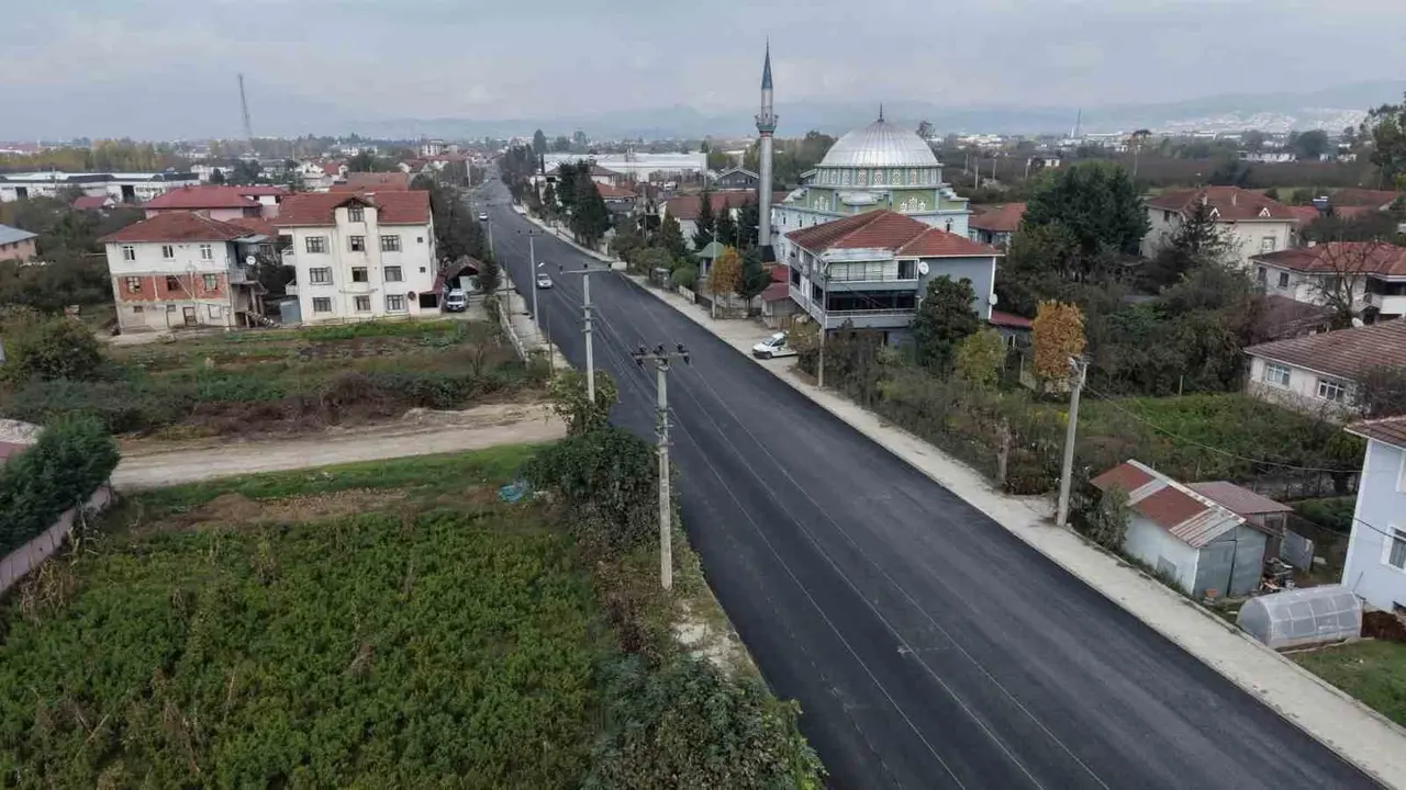 Düzce’de asfalt seferberliği sürüyor