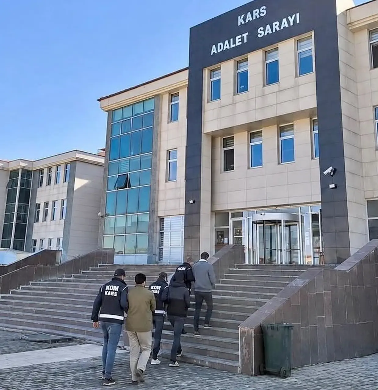 Kars ve Bursa’da zimmet ve sahtecilik operasyonu: 2 tutuklama