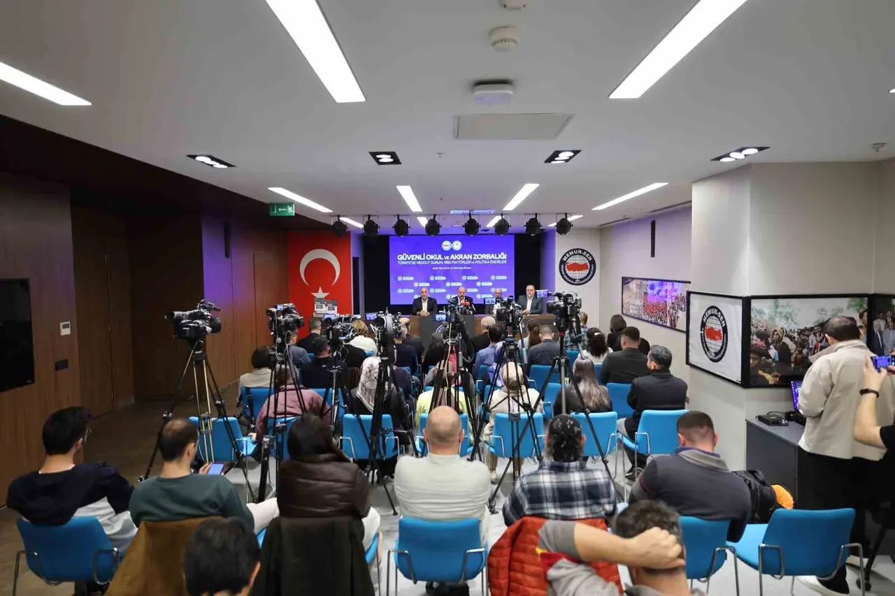 Eğitim-Bir-Sen Genel Sekreteri Yavuz: "Öğretmenlerimizin yüzde 90,7’si, mesleğe başladıkları dönemle kıyaslandığında öğretmen otoritesinin zayıfladığını düşünüyor"