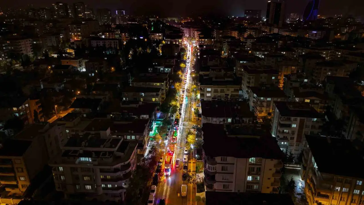 Şehitkamil’de yağmur değil, cumhuriyet coşkusu yağdı