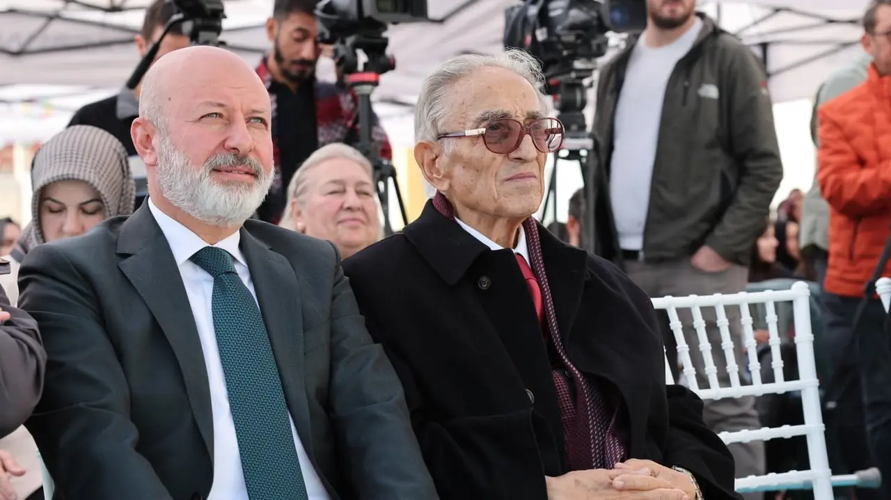 Başkan Çolakbayrakdar: "Kayserimizin geleceği için yüksek standartlarda okullar yapıyoruz"