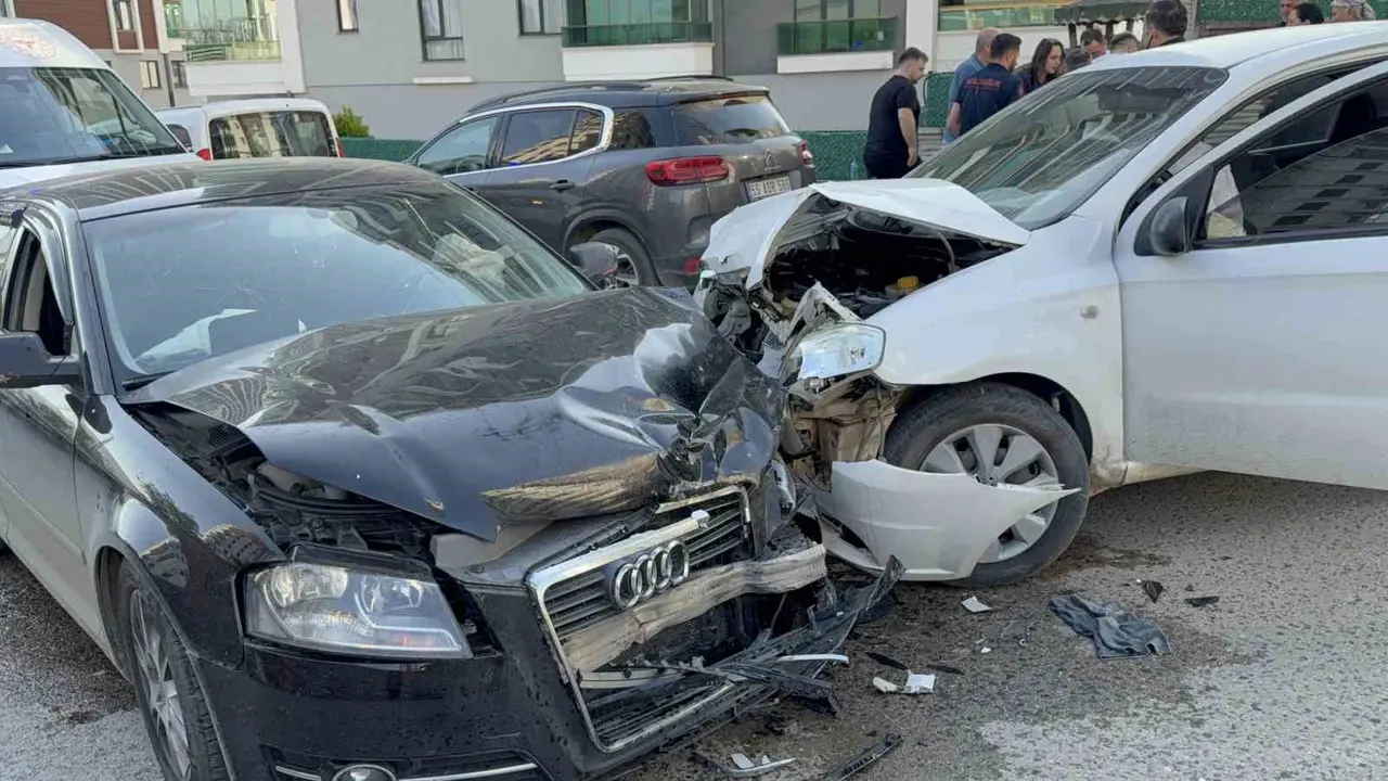 Samsun’da otomobiller çarpıştı: 3 yaralı