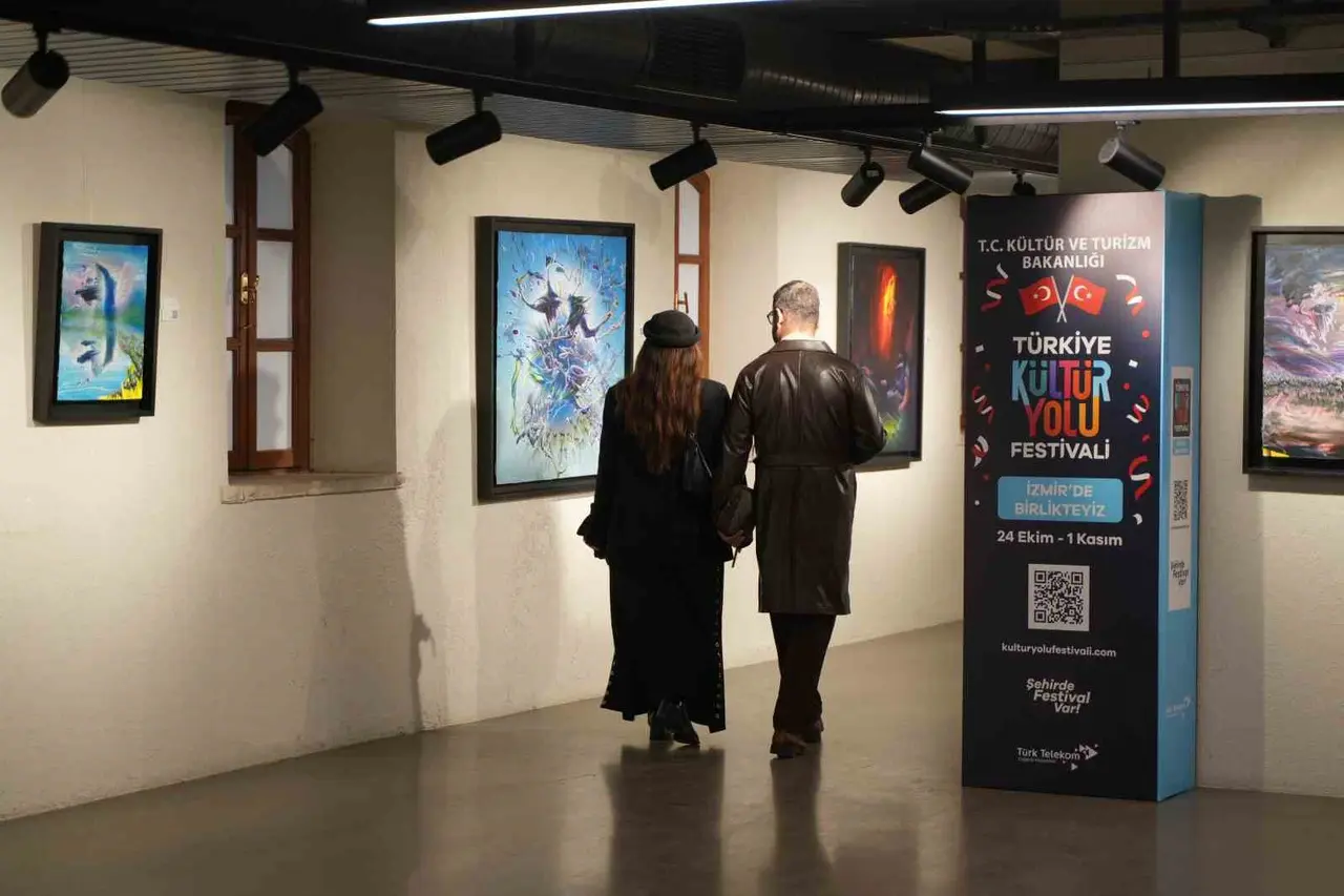 ’Sır’ ve ’arayış’ sergileri İzmirli sanatseverlerle buluştu