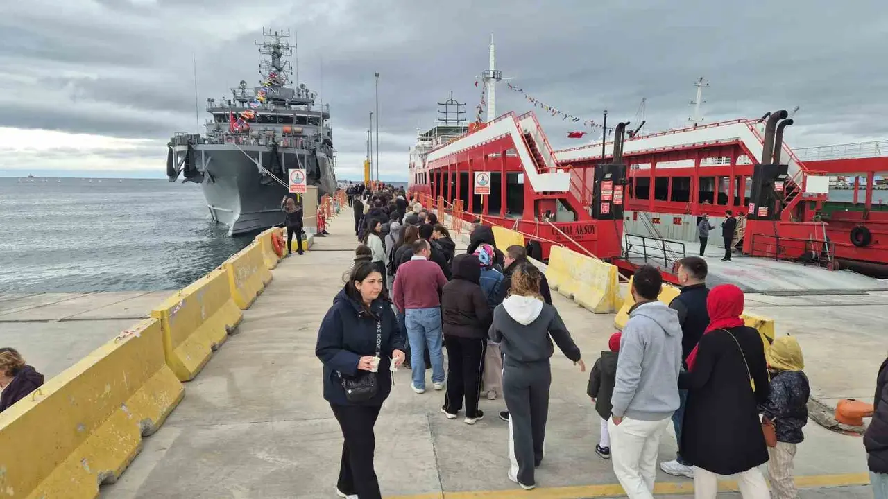 TCG Işın’a 4 bin kişi akın etti