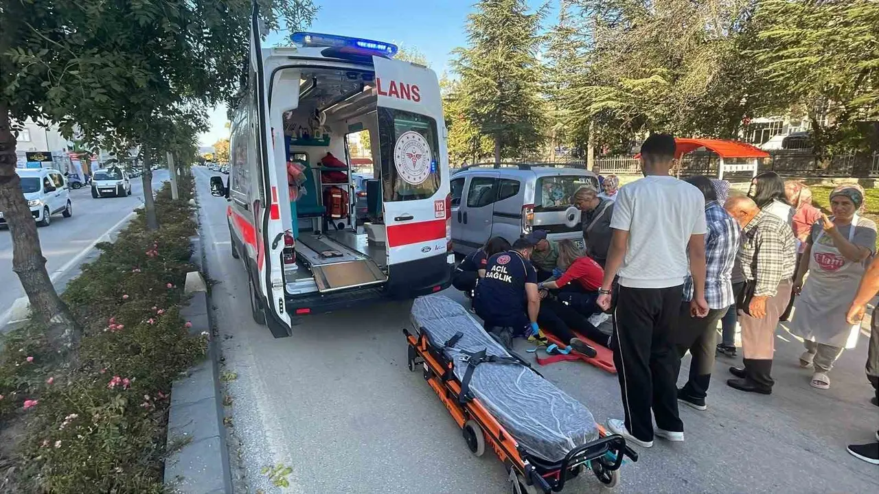 Karaman’da elektrikli bisiklet hafif ticari araca arkadan çarptı: 1 yaralı