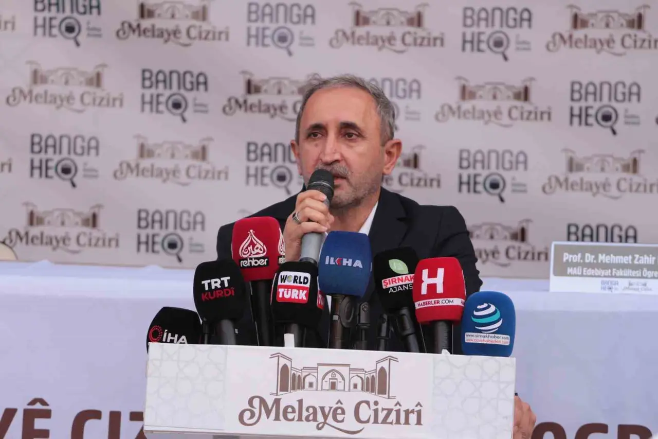 Şırnak’ta alim ve şair Melaye Ciziri, Kırmızı Medrese’de anıldı
