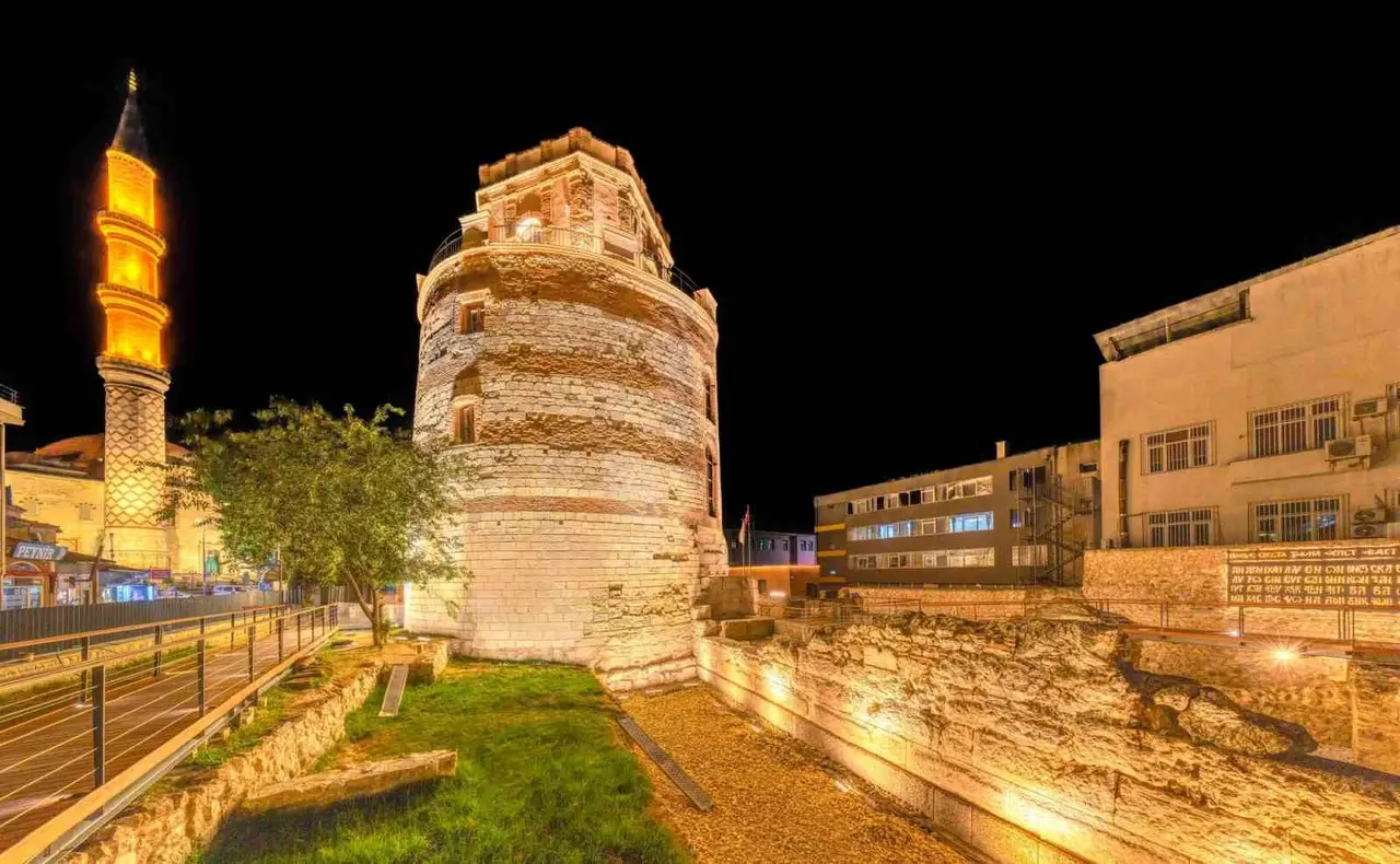 Bakan Ersoy, Edirne’nin tarihe açılan kulesini inceledi