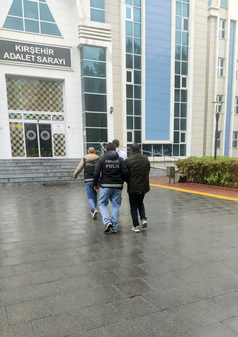 Kırşehir’de uyuşturucu operasyonunda 2 tutuklama