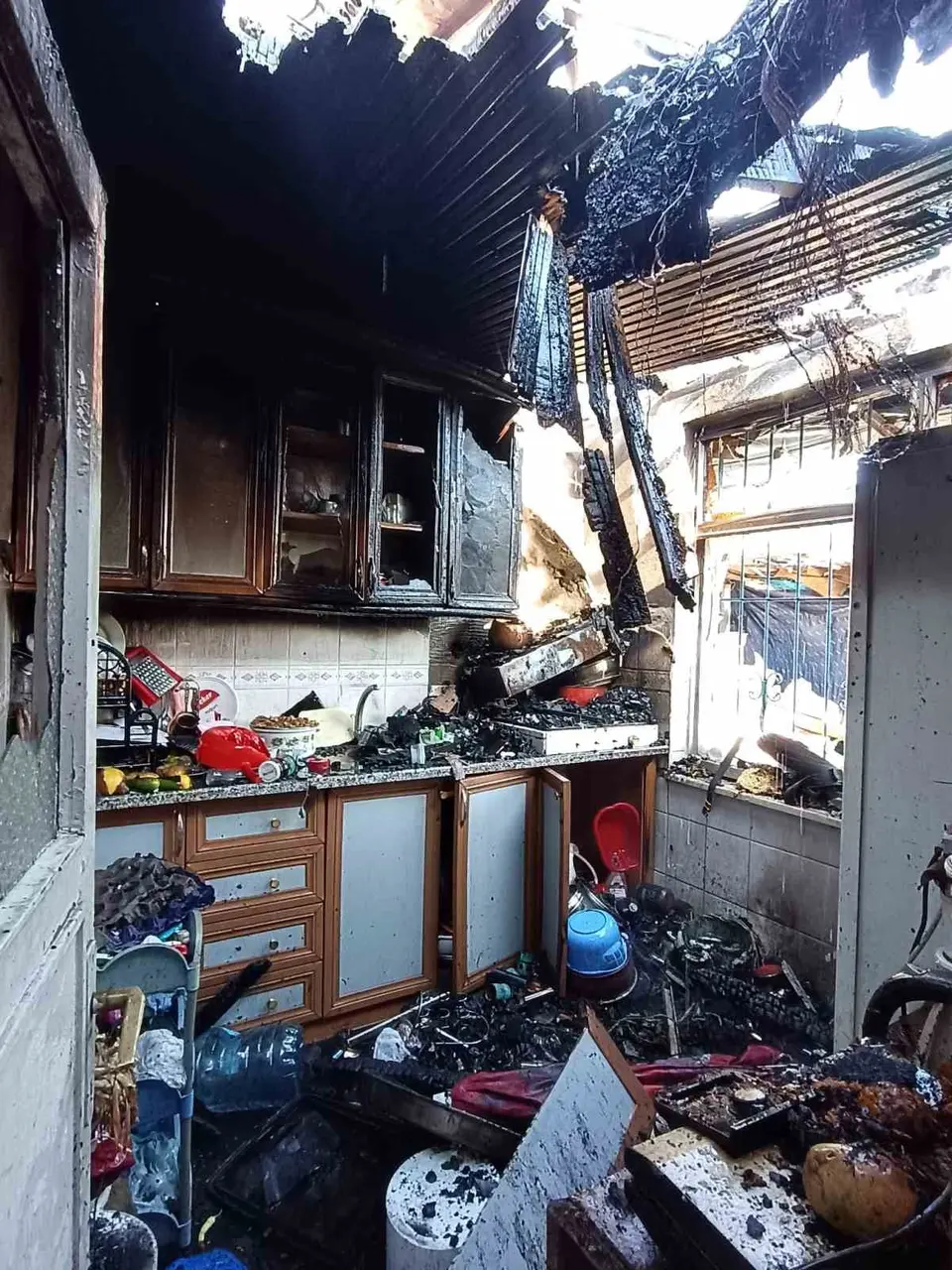 Alaplı’da tek katlı evde yangın: Ev kullanılamaz hale geldi