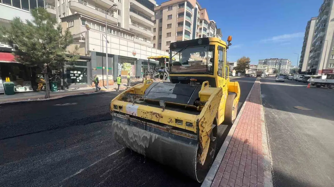 Büyükşehir, Erdoğan Caddesi’ni yeniliyor