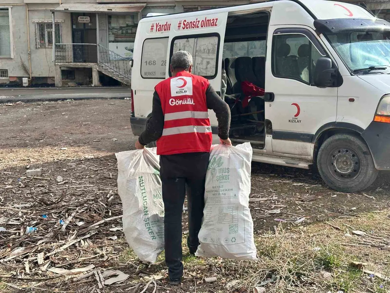 Kızılay’dan yaşlılara kış desteği