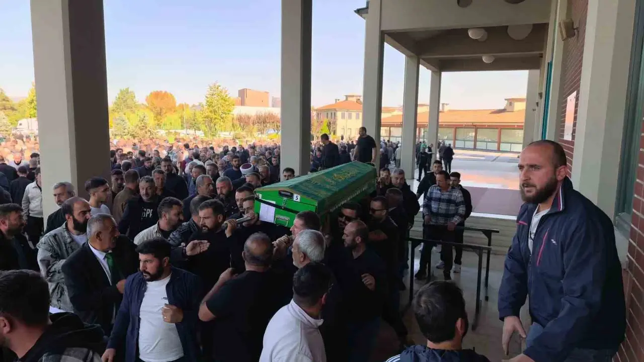 Bursa’da iş kazası sonrası hayatını kaybeden iş yeri sahibi son yolculuğuna uğurlandı