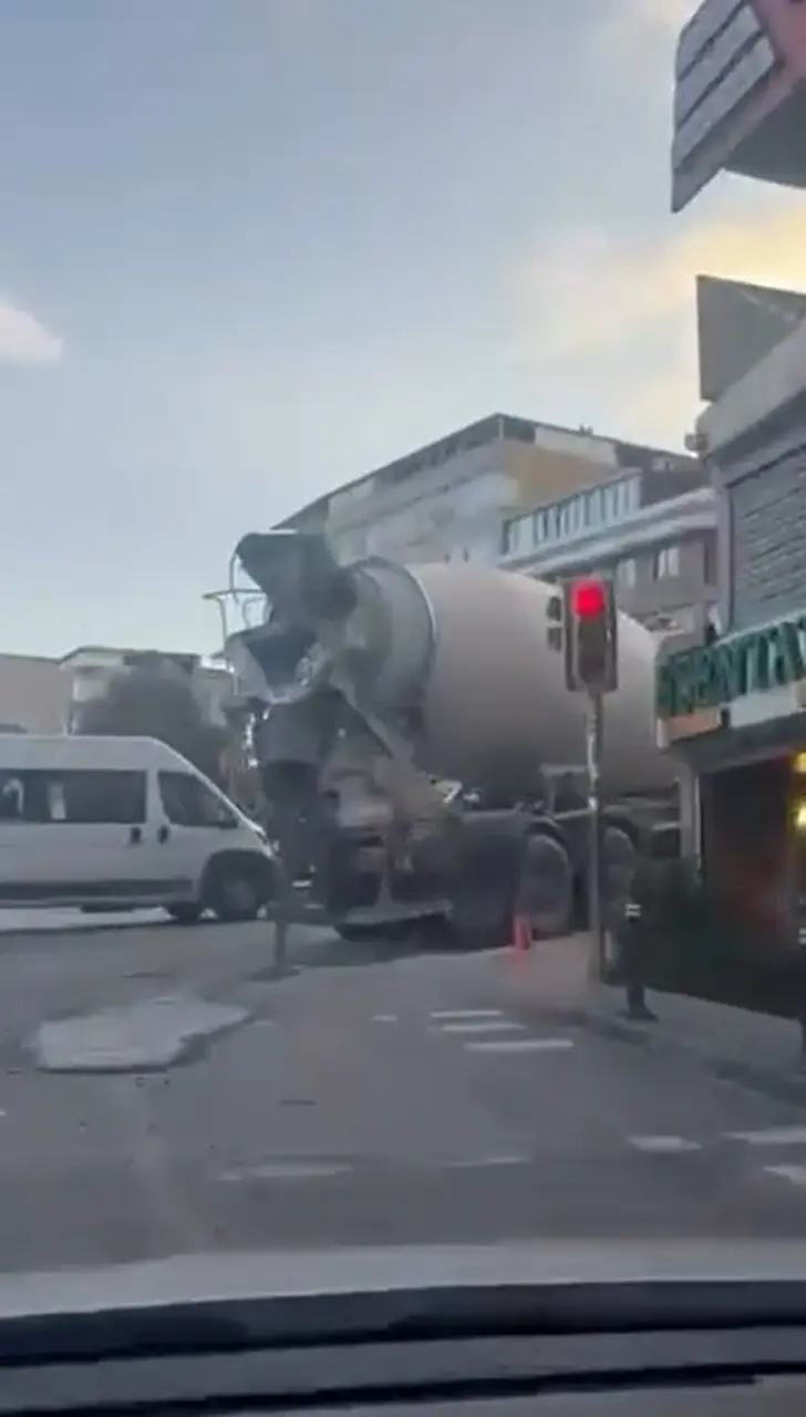 Küçükçekmece’de yola beton sürücüye 109 bin 662 TL idari para cezası