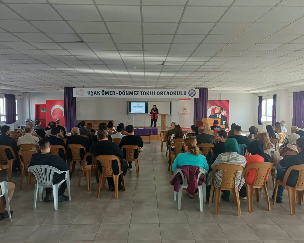 Uşak’ta okul kantini işletmecilerine hijyen eğitimi verildi