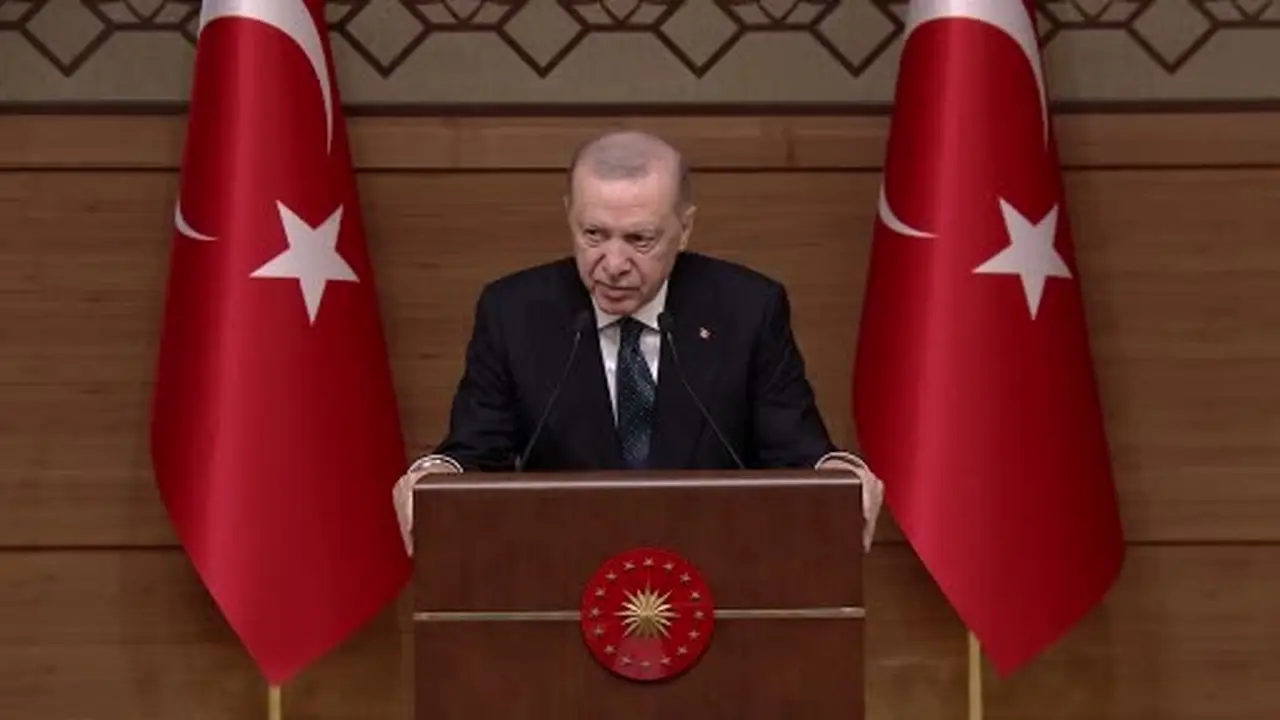 Cumhurbaşkanı Erdoğan: "Milletimizin umudunu kırmaya, moralini bozmaya, aramıza nifak duvarları örmeye çalışanlara karşı her zaman teyakkuz halinde olacağız"