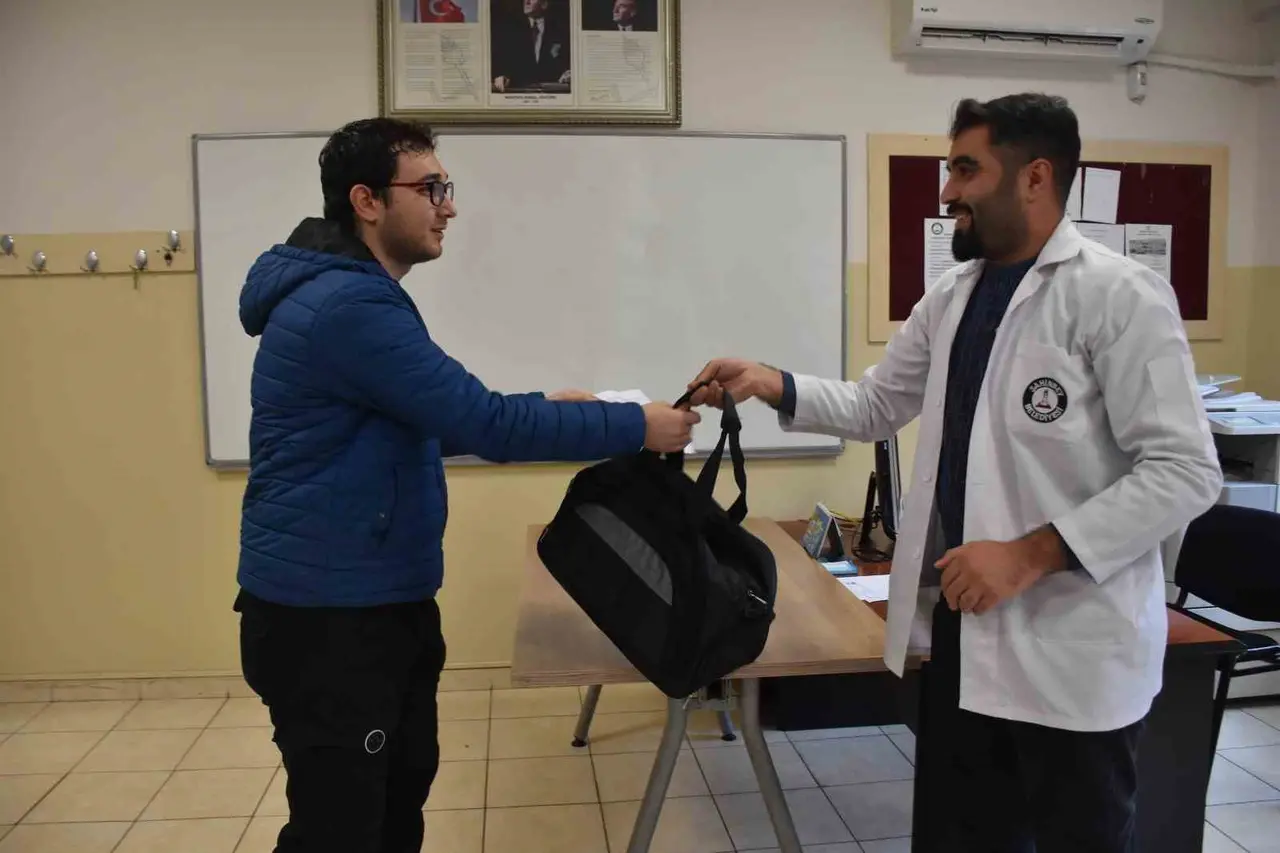 Şahinbey Belediyesi’nden 101 bin Mehmetçiğe asker çantası