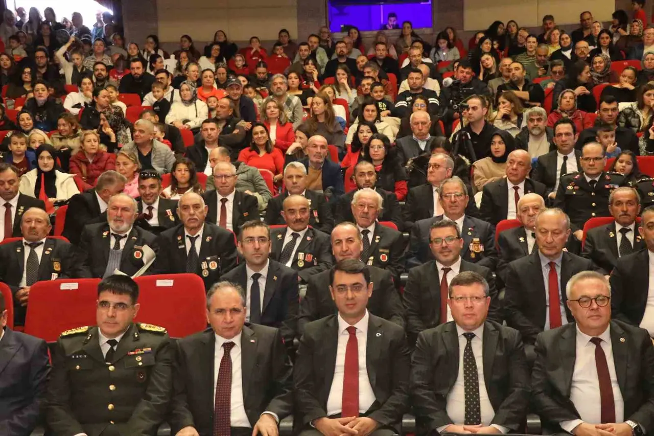 Uşak’ta Türkiye Cumhuriyetinin 103. yaşı coşkuyla kutlandı