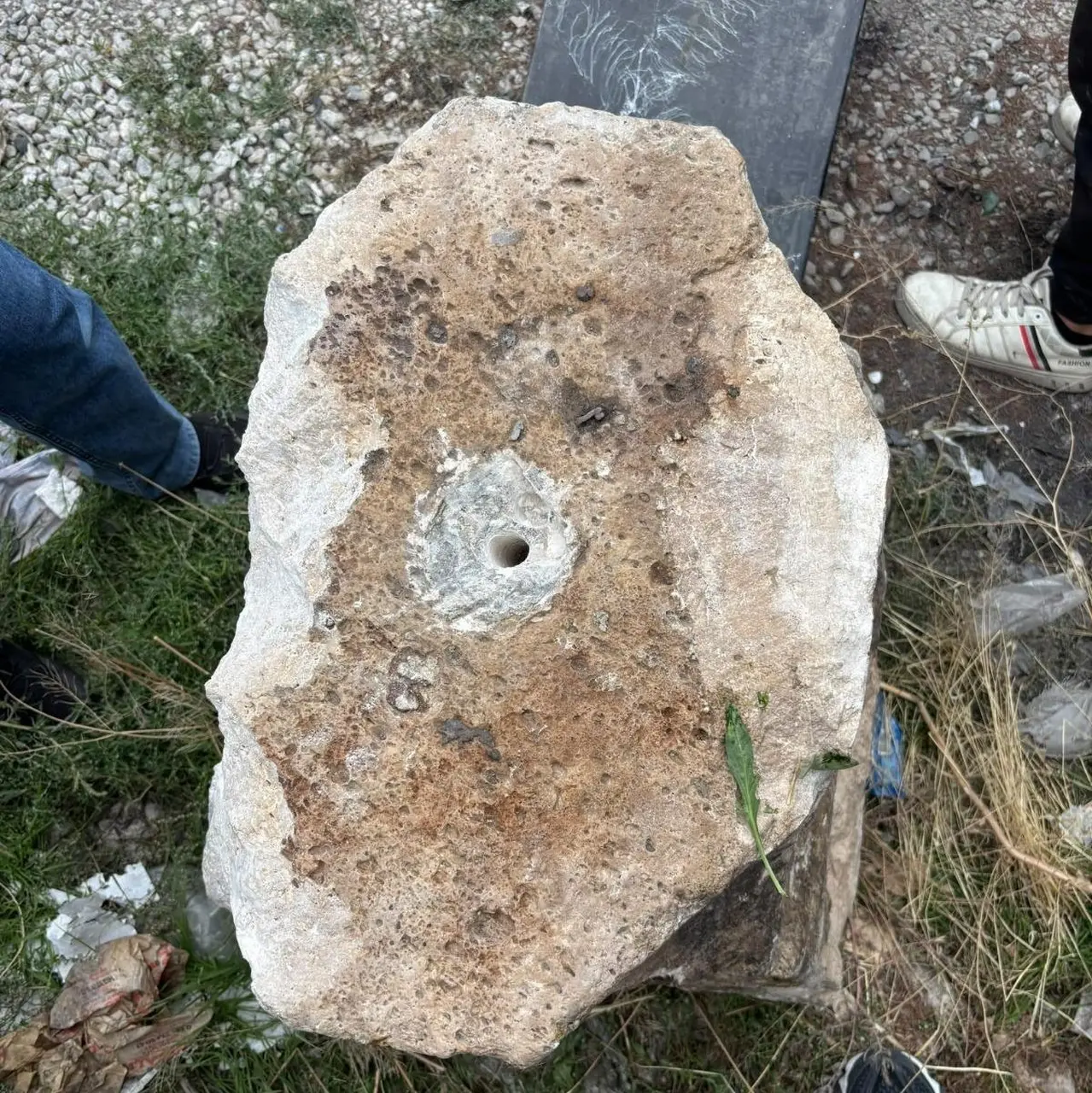 Konya’da tarihi heykel kaidesini çalan 3 şüpheli hakkında adli işlem başlatıldı