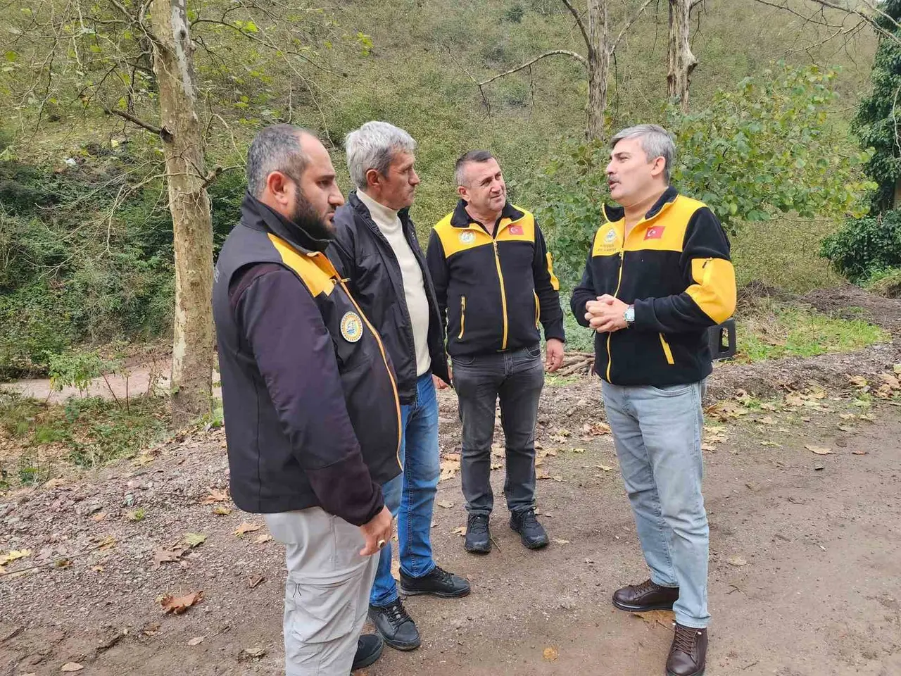Gümüşova’da heyelan nedeniyle kapanan köy yolu yeniden açıldı
