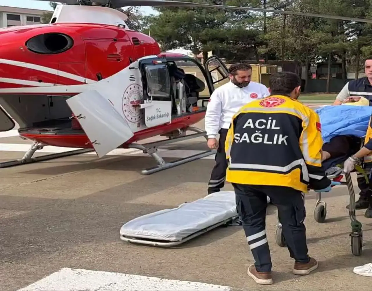 Şırnak’ta hastalar için zamanla yarış: Ambulans uçak ve helikopter peş peşe havalandı