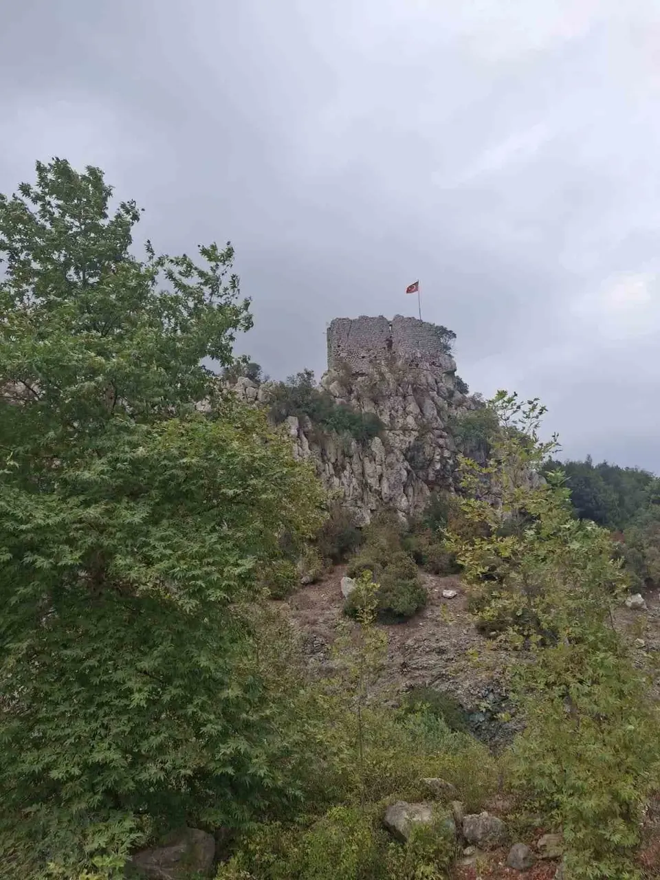 Asırlara meydan okuyan sessiz tanık: 16 asırlık Haştırın Kalesi geçmişin izlerini günümüze taşıyor