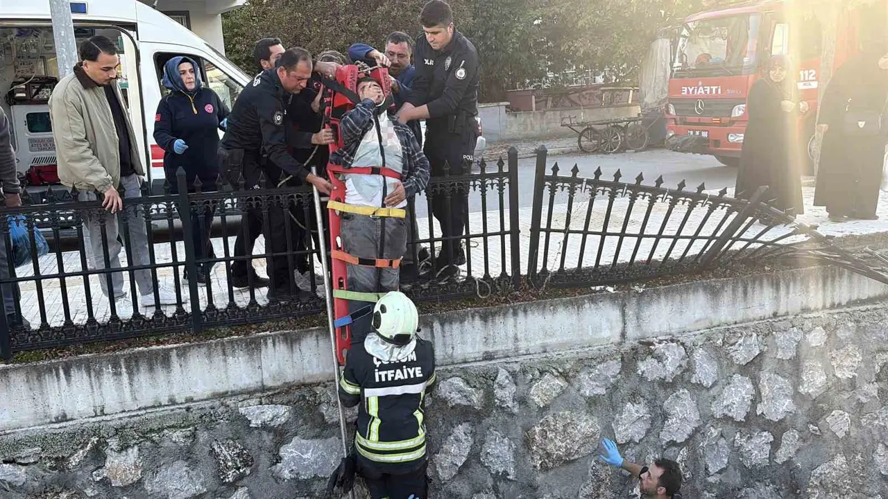 Çorum’da otomobil dereye uçtu: 1 yaralı