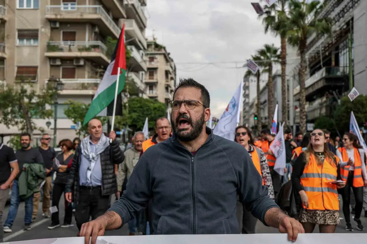 Liman işçileri, savaşa karşı 22 ülkede greve gitti