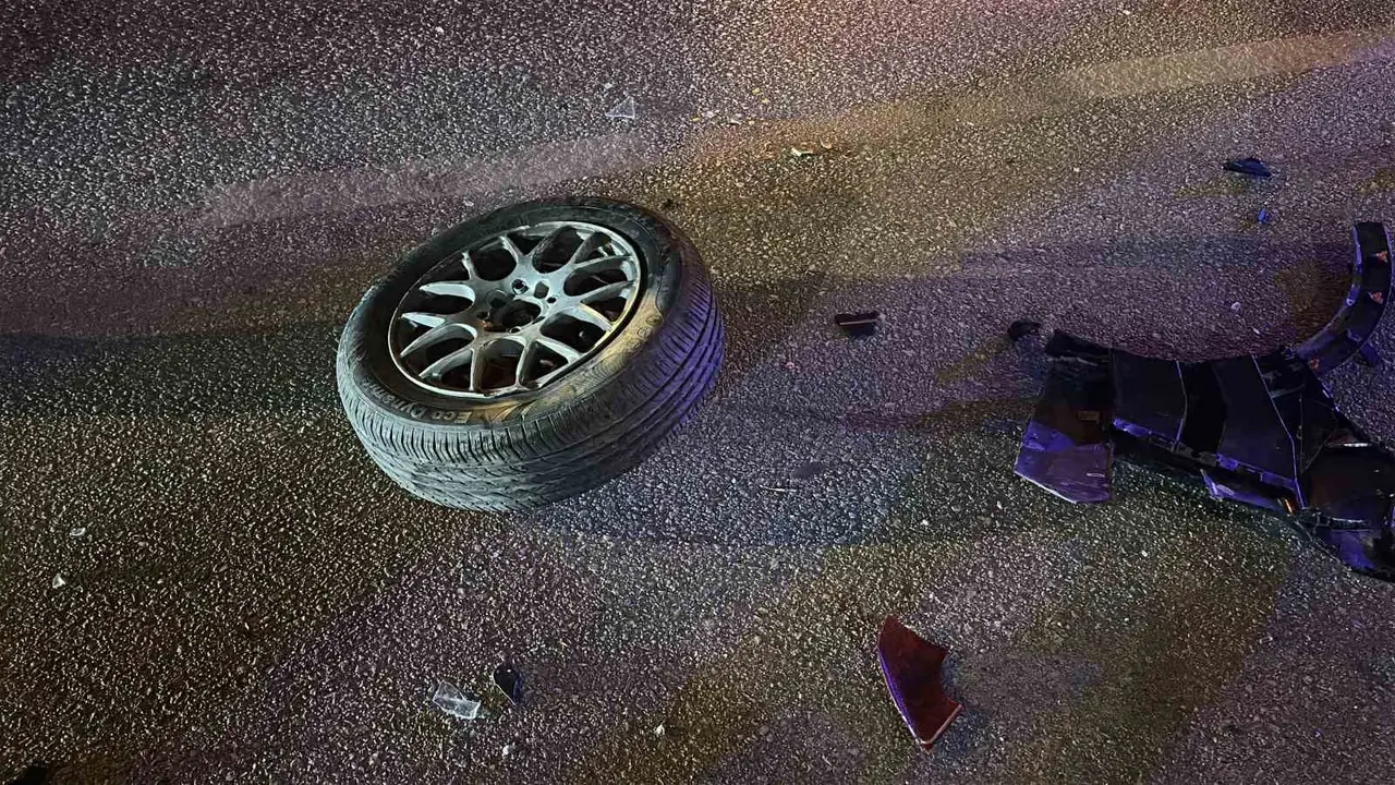 Alkollü sürücü ortalığı savaş alanına çevirdi: 3 yaralı