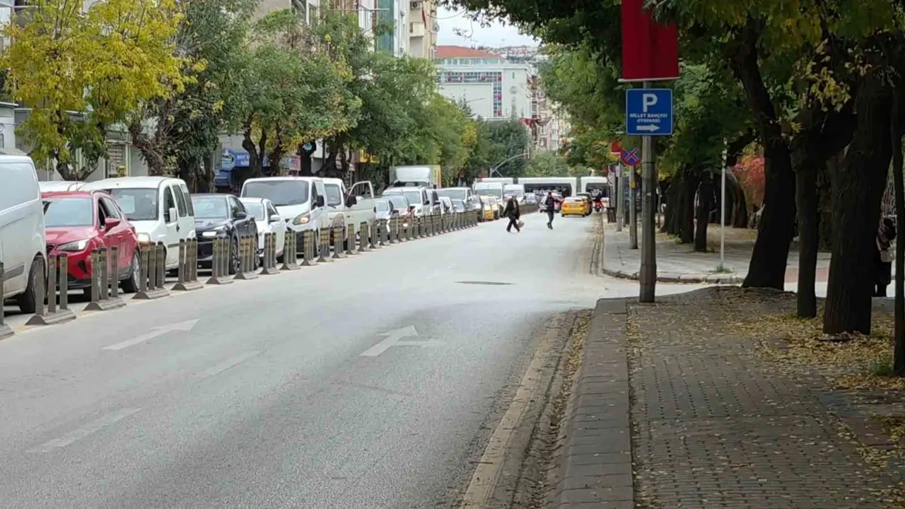 İnşaat çalışması trafiği kilitledi