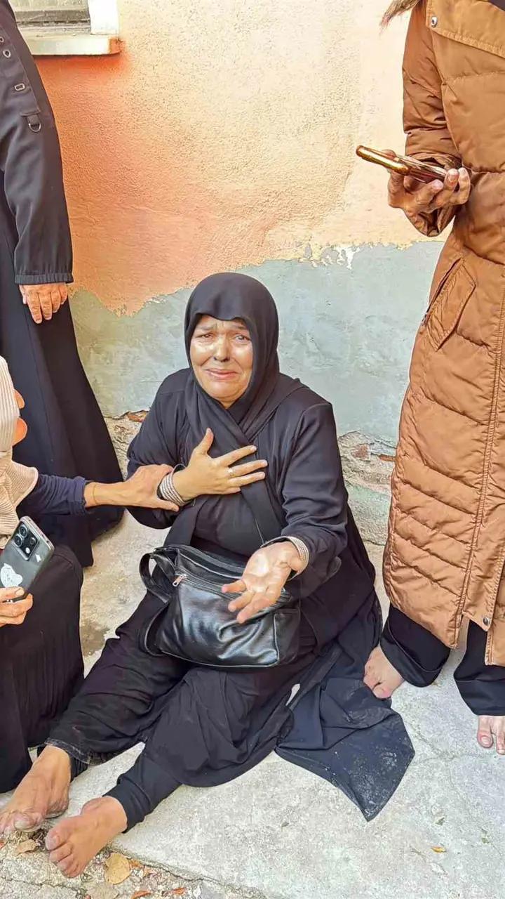 İş yerinde çıkan yangın 3 katlı binaya sıçradı: 2 kişi son anda kurtuldu