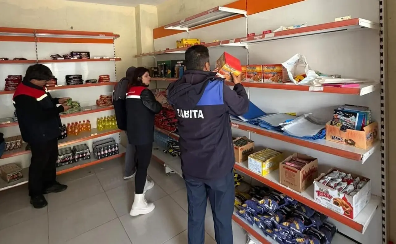 Ahlat’ta okul çevrelerinde gıda denetimleri aralıksız sürüyor