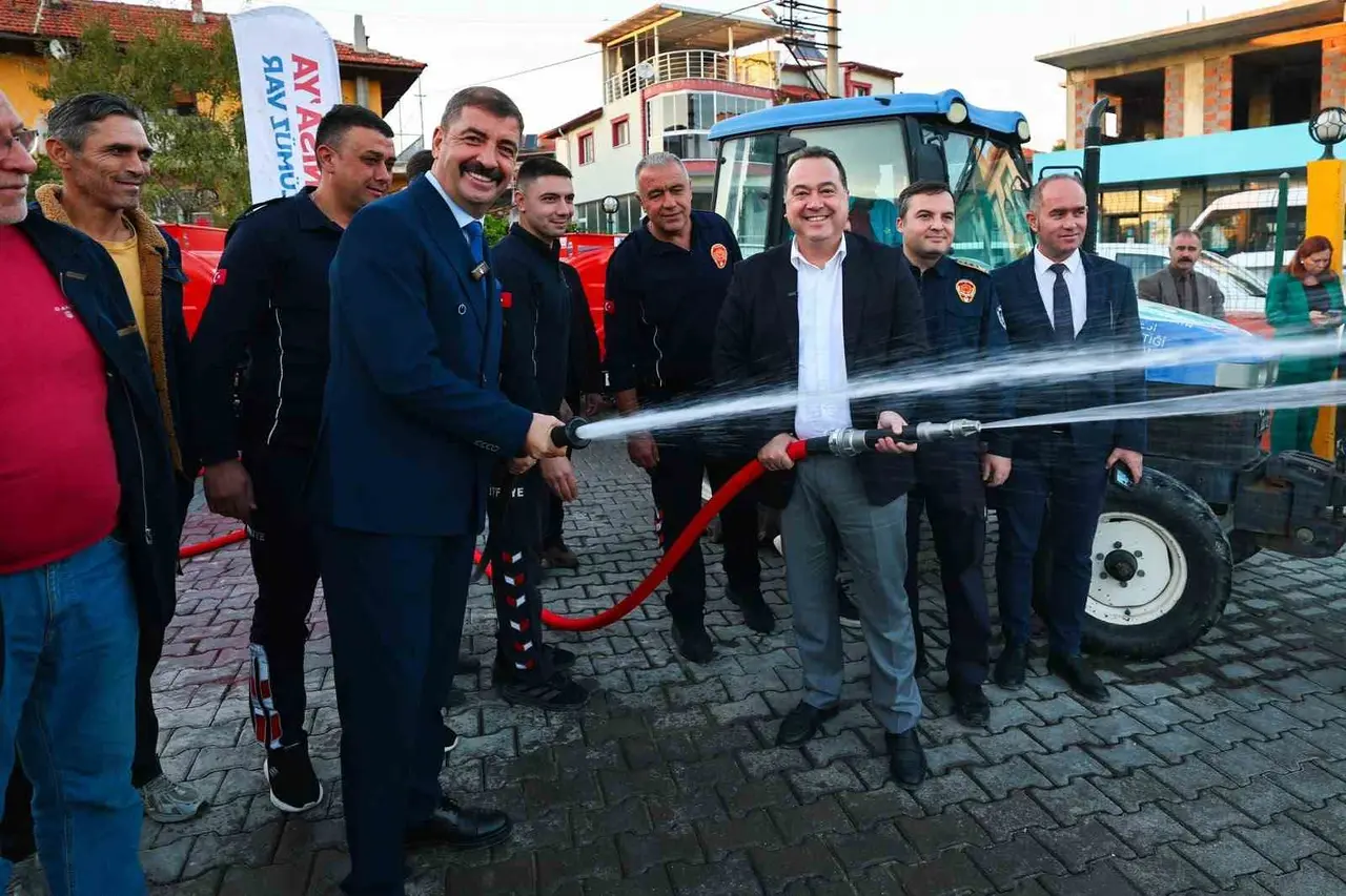 Alevlerle mücadelede Kula’ya tanker desteği